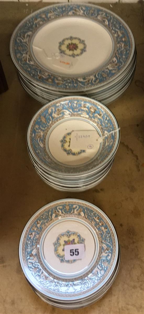 Wedgwood Florentine pattern,30-pce part dinner service (1 bowl a.f)